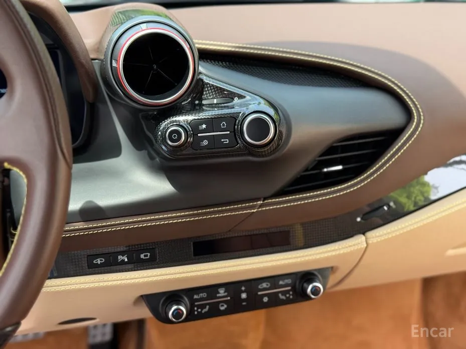 Фото 12 - Ferrari F8