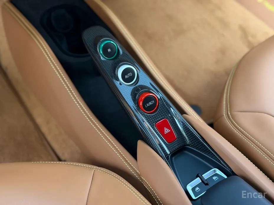 Фото 9 - Ferrari F8