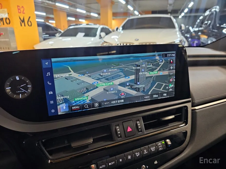 Фото 12 - Lexus ES