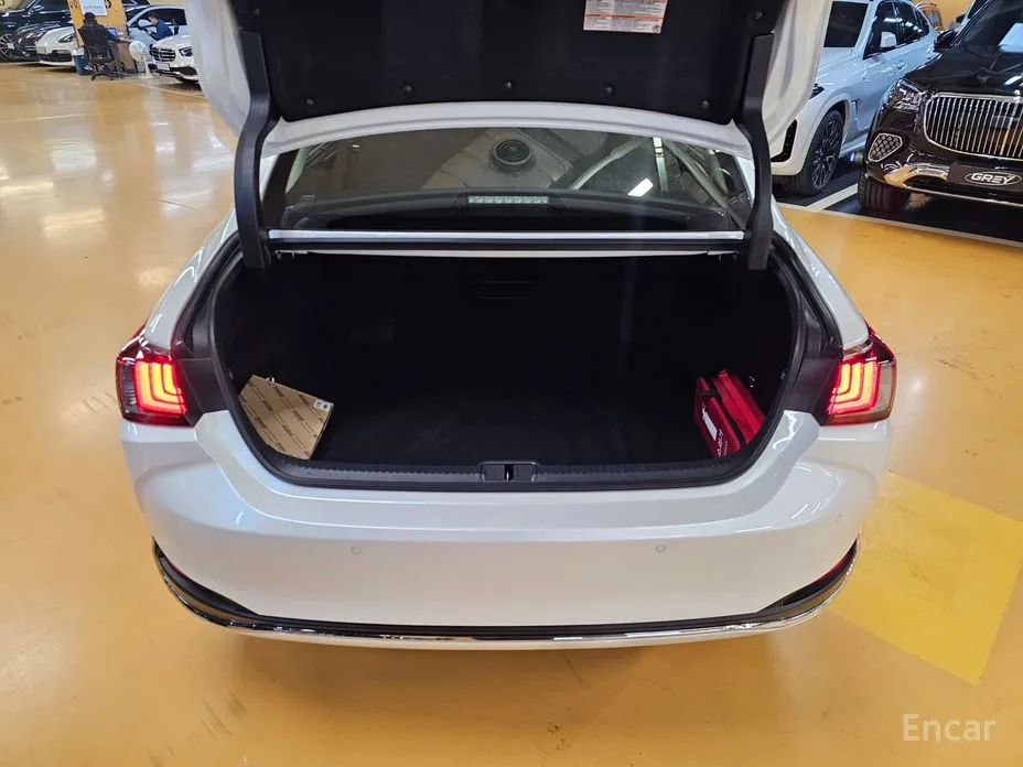 Фото 14 - Lexus ES