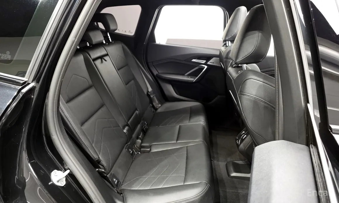 Фото 12 - BMW iX1