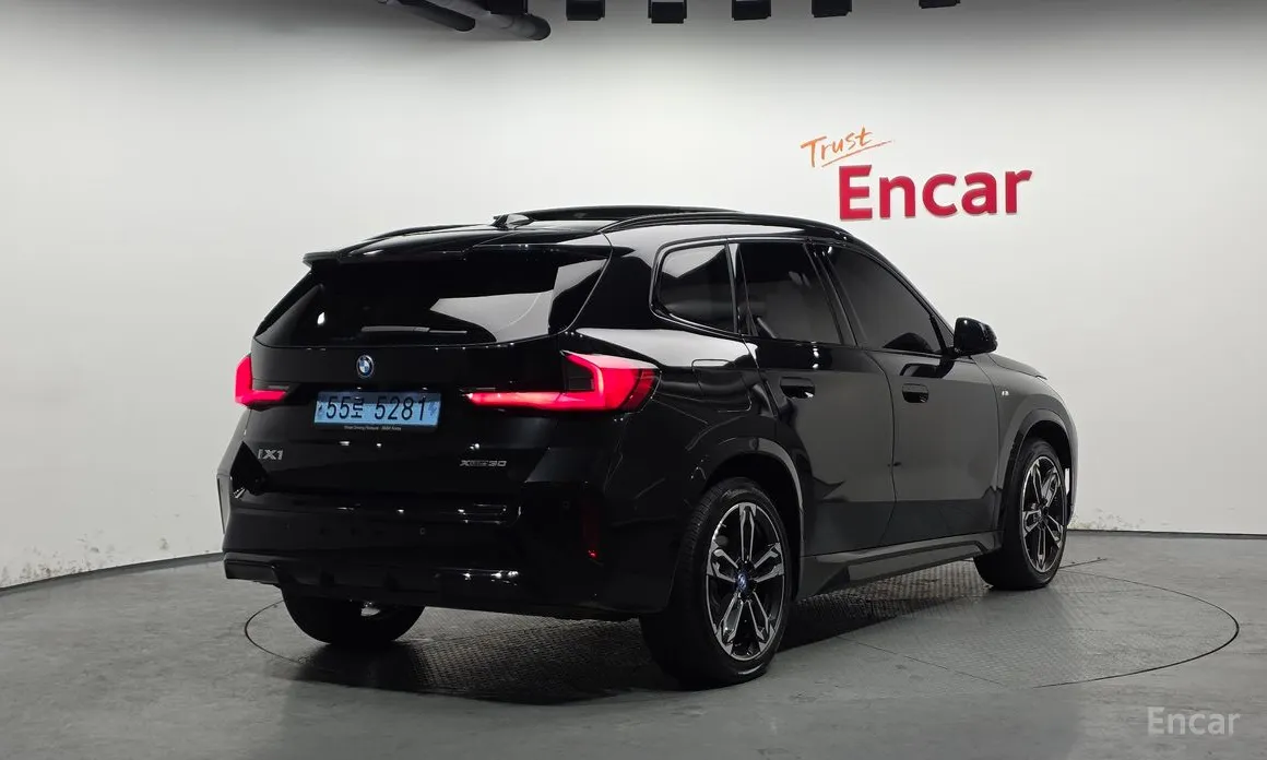 Фото 2 - BMW iX1