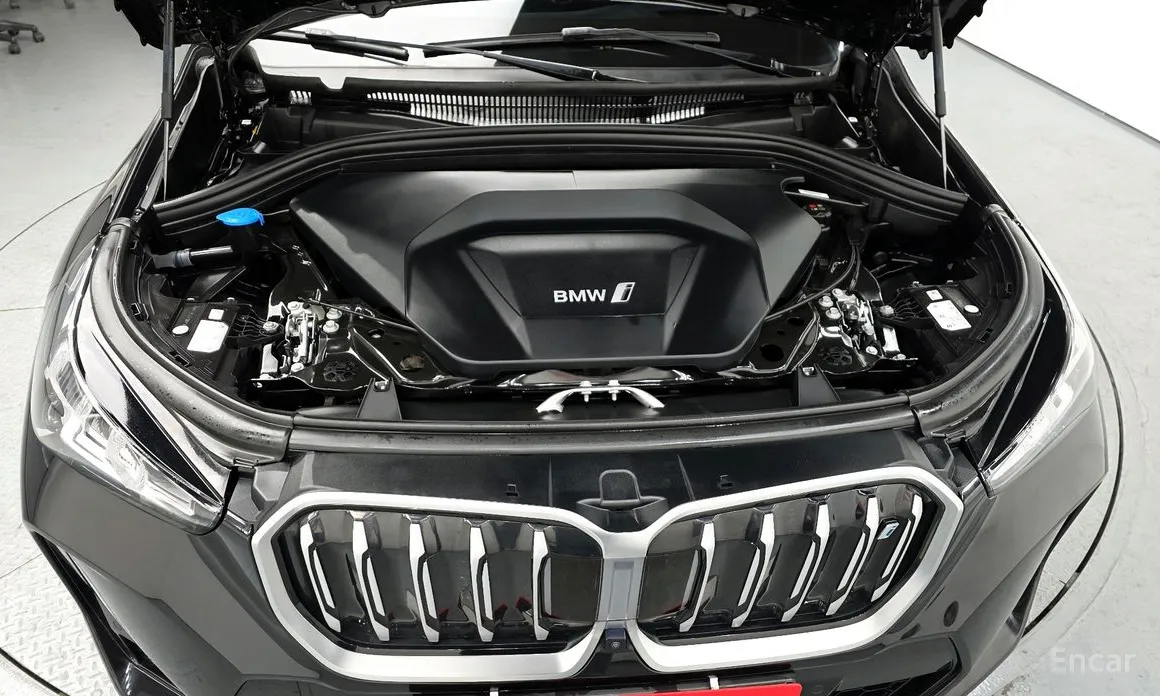 Фото 6 - BMW iX1