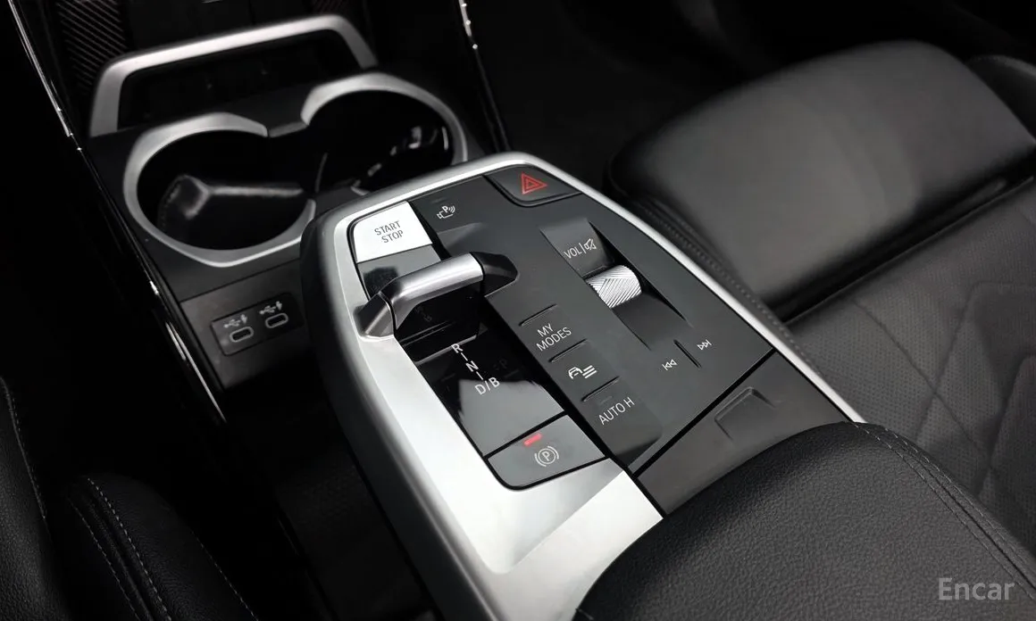 Фото 9 - BMW iX1