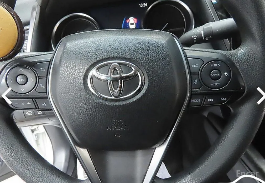 Фото 11 - Toyota Camry