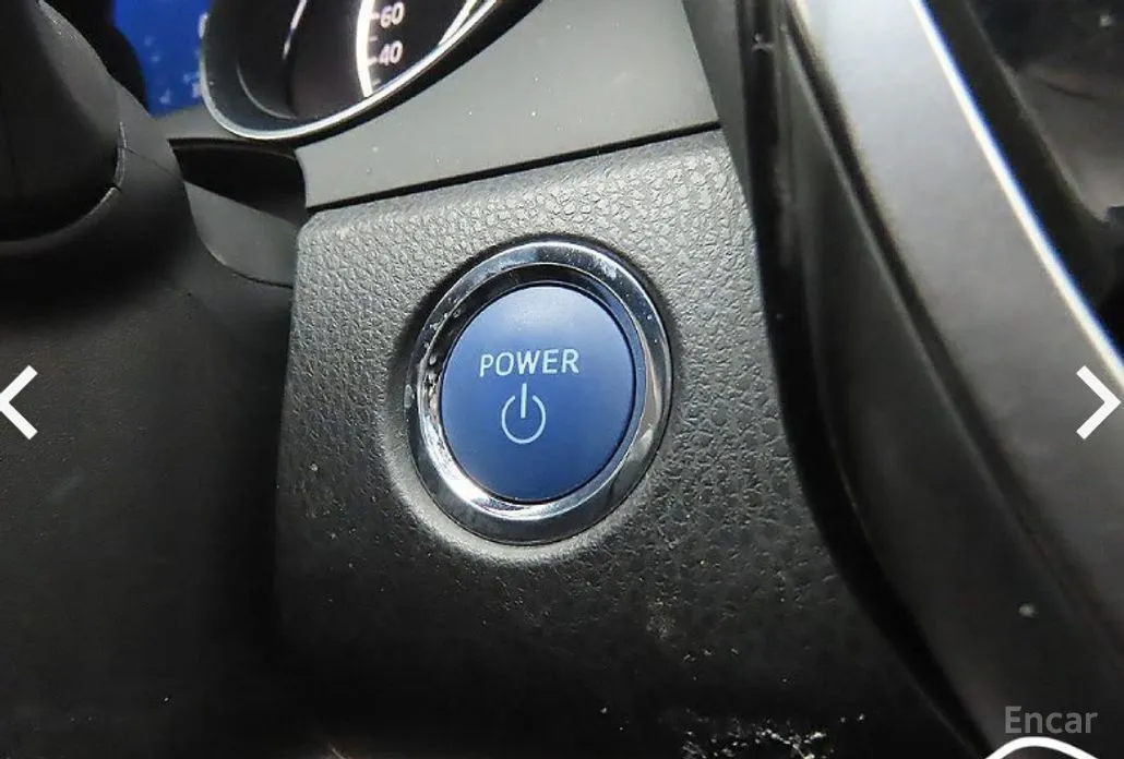 Фото 14 - Toyota Camry