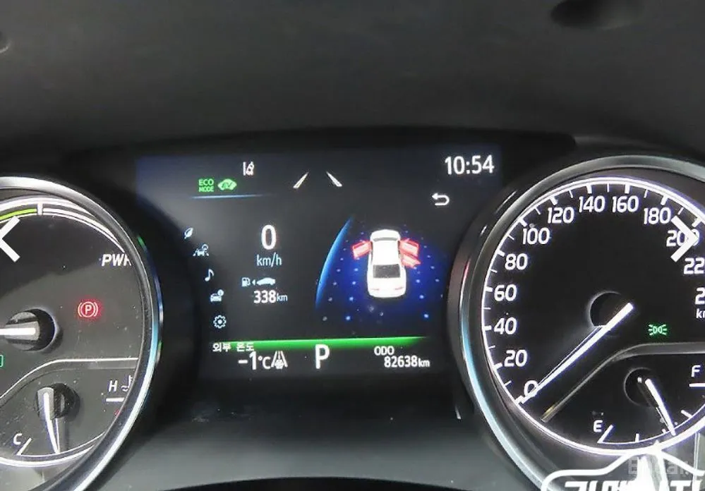 Фото 5 - Toyota Camry