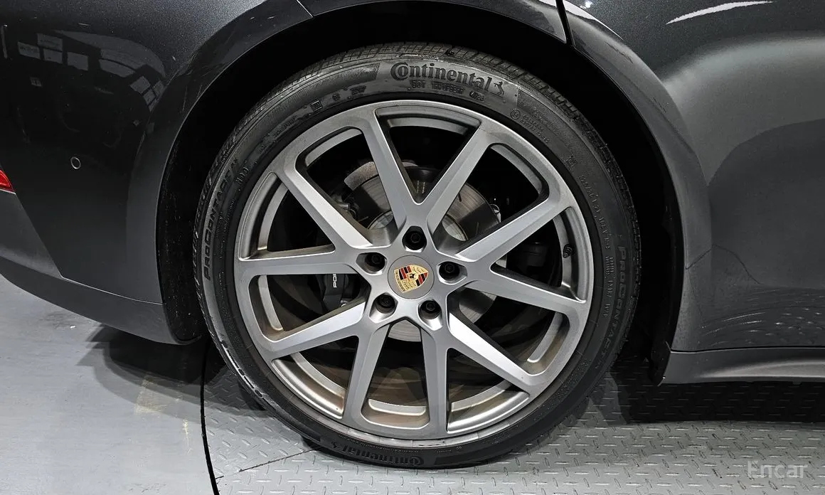 Фото 5 - Porsche Panamera