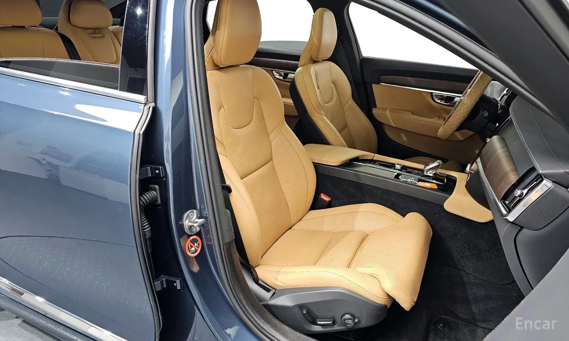 Фото 10 - Volvo S90