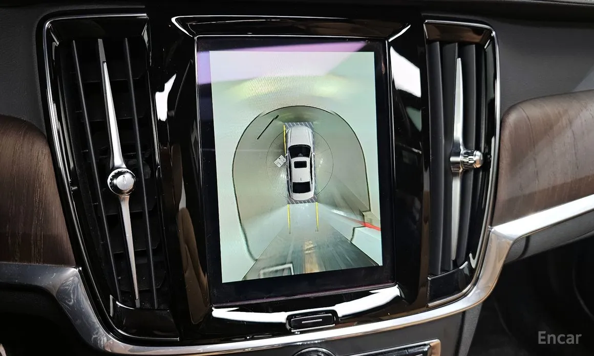 Фото 14 - Volvo S90