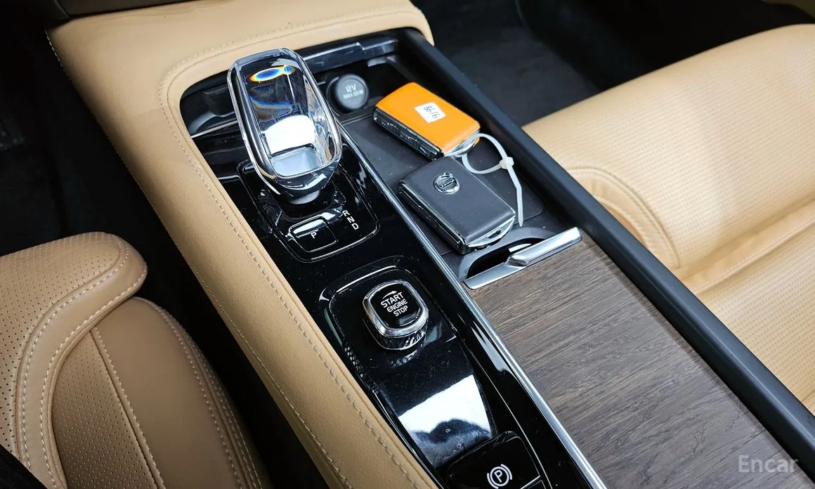 Фото 9 - Volvo S90