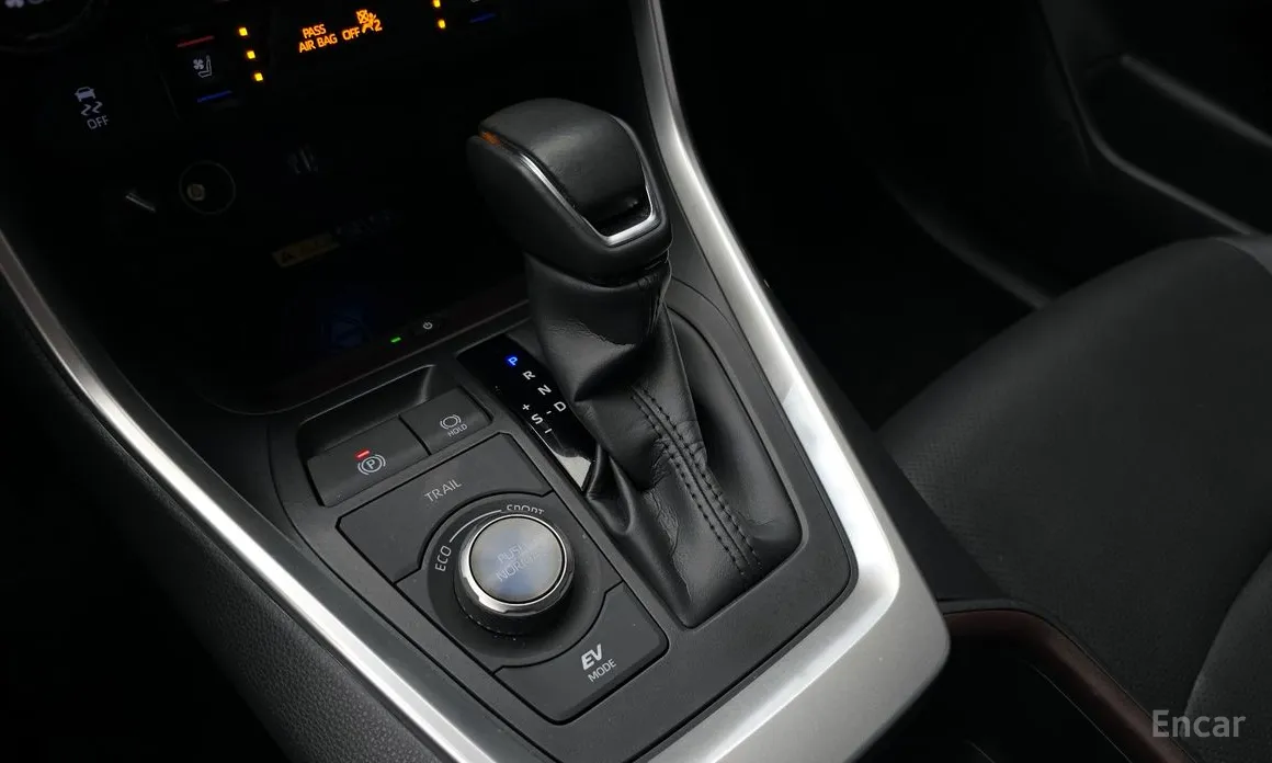 Toyota RAV4 2019 2,5 4WD Hybrid LTD