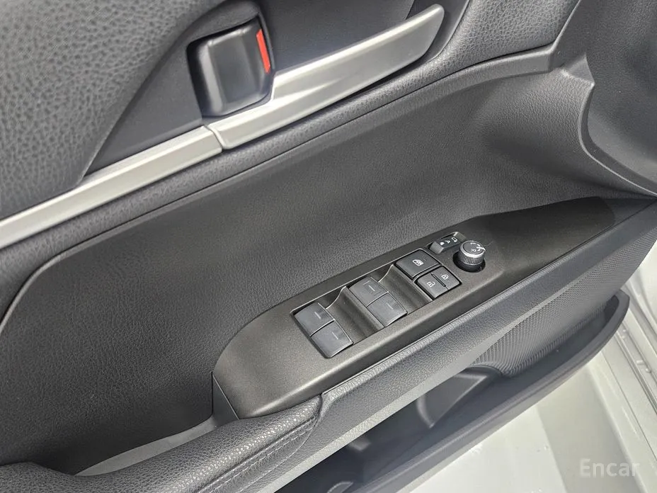 Фото 12 - Toyota Camry