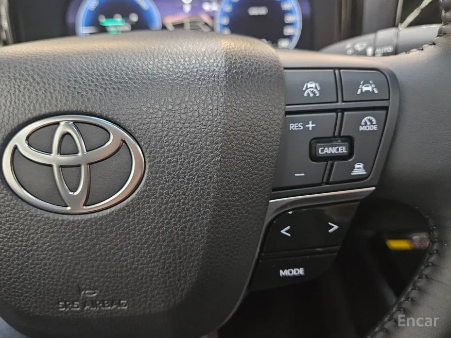 Фото 13 - Toyota Camry