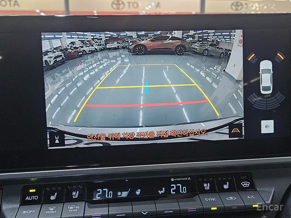 Фото 16 - Toyota Camry