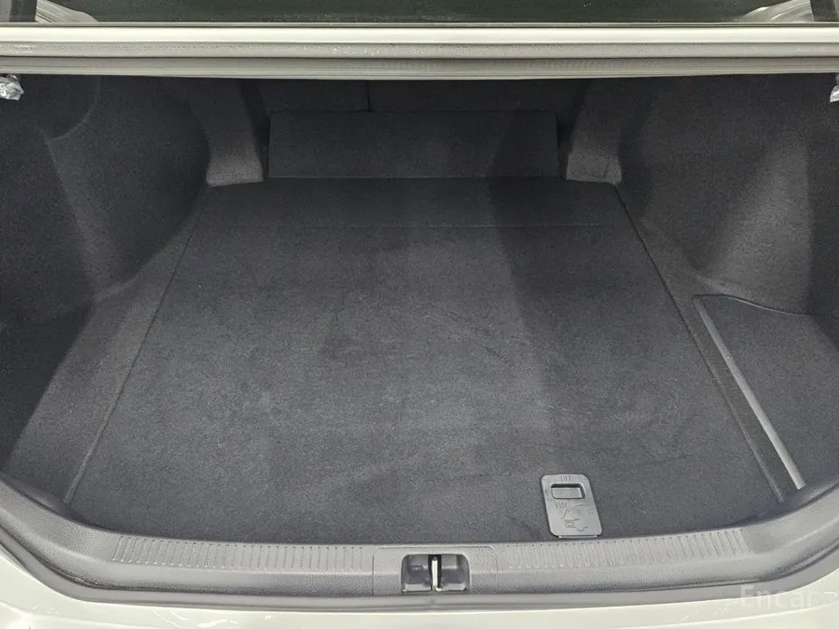 Фото 17 - Toyota Camry