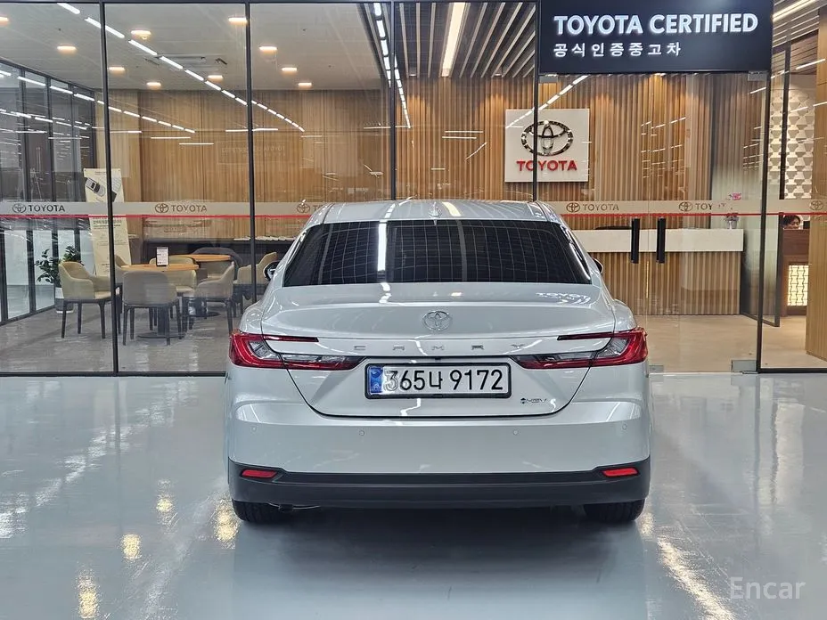 Фото 4 - Toyota Camry