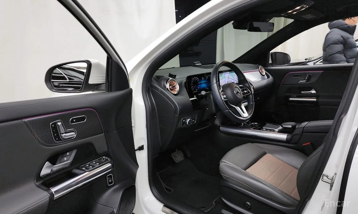 Фото 10 - Mercedes-Benz EQA