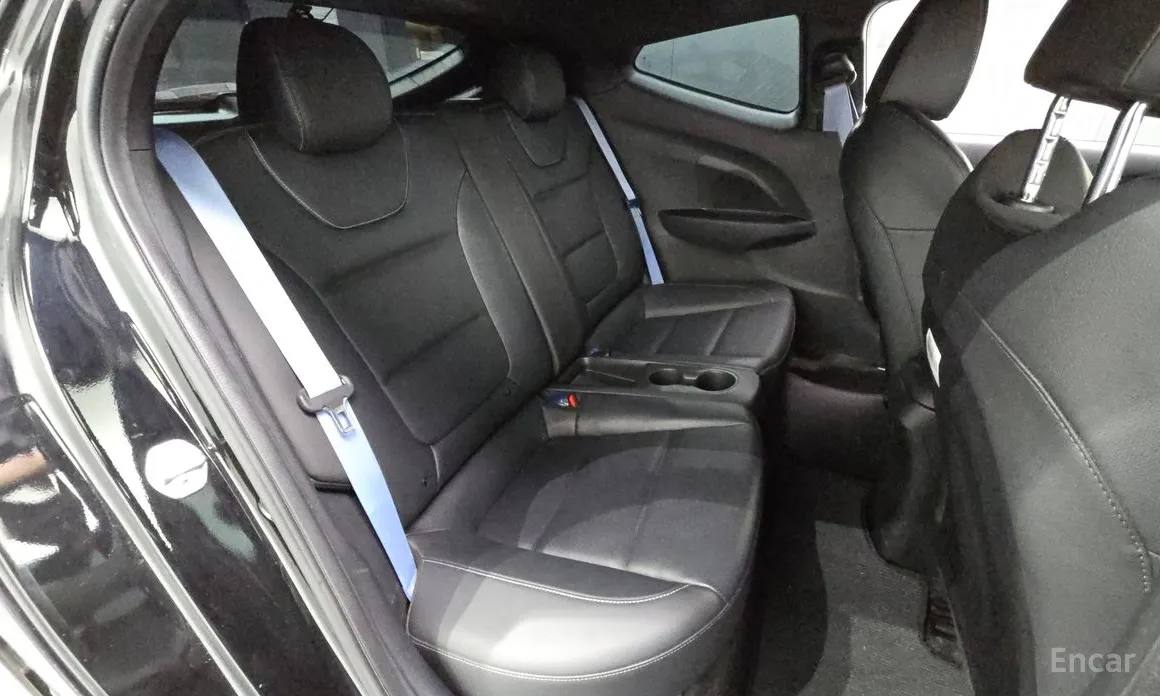 Фото 12 - Hyundai Veloster