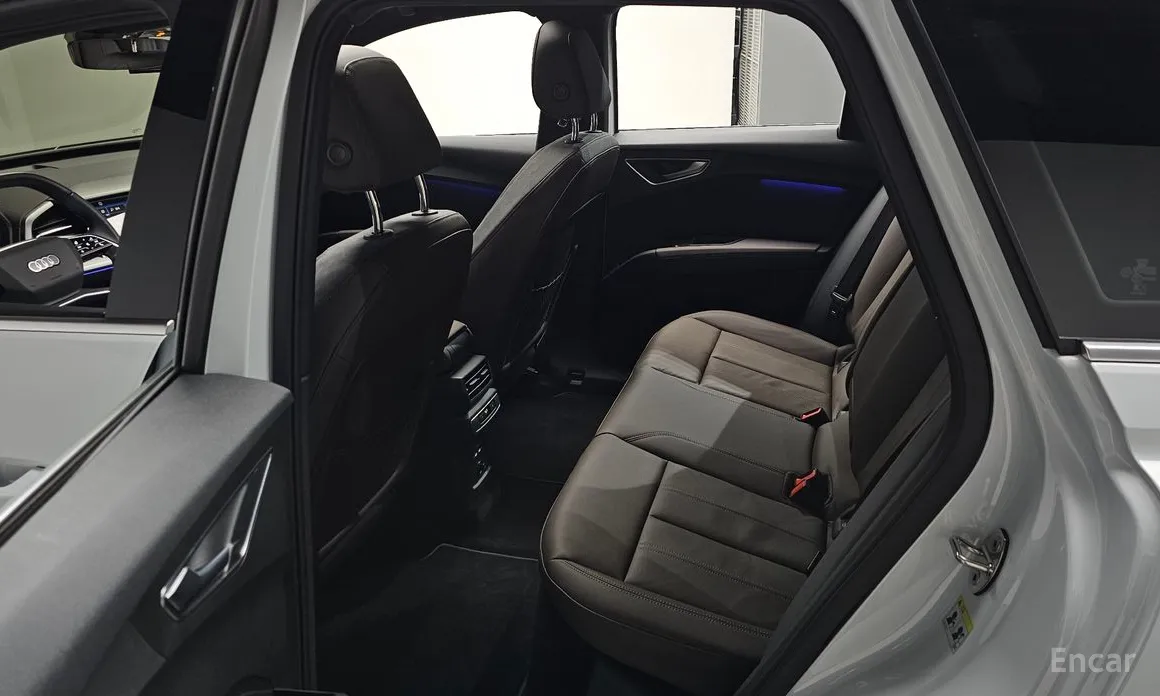 Фото 12 - Audi Q4 e-tron