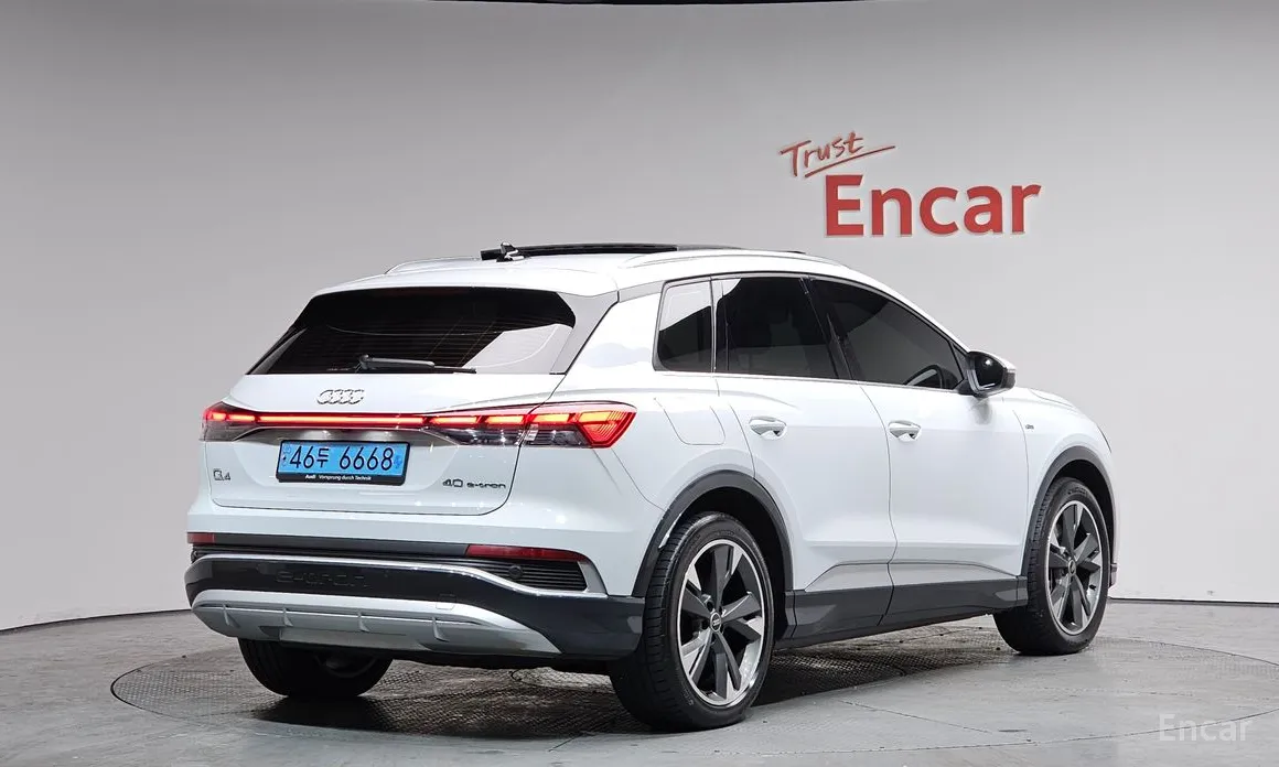 Фото 2 - Audi Q4 e-tron