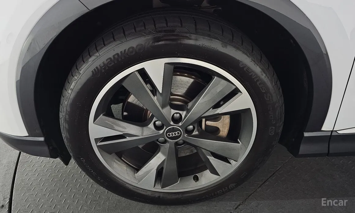 Фото 5 - Audi Q4 e-tron