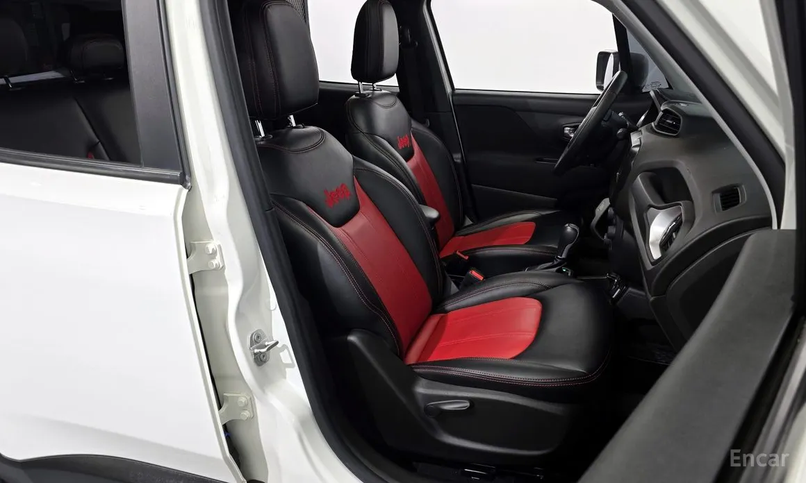 Фото 12 - Jeep Renegade