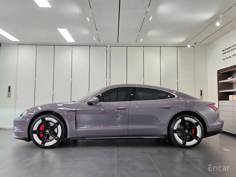 Фото 6 - Porsche Taycan