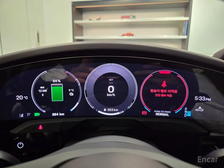 Фото 8 - Porsche Taycan