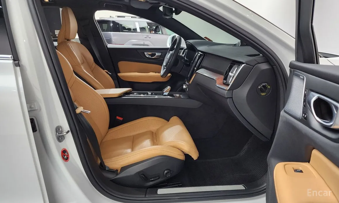 Фото 11 - Volvo S60