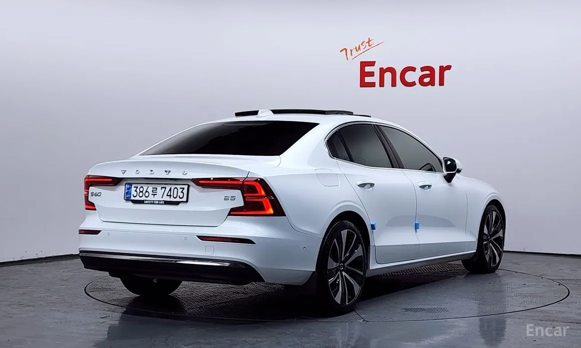 Фото 2 - Volvo S60