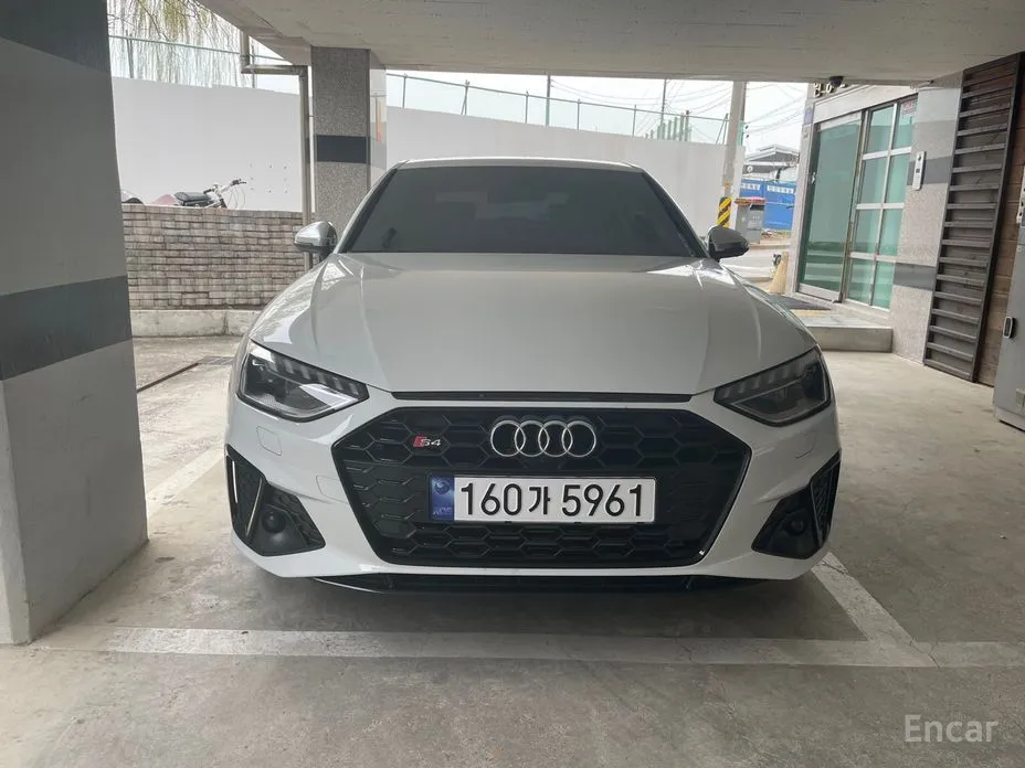 Фото 1 - Audi S4