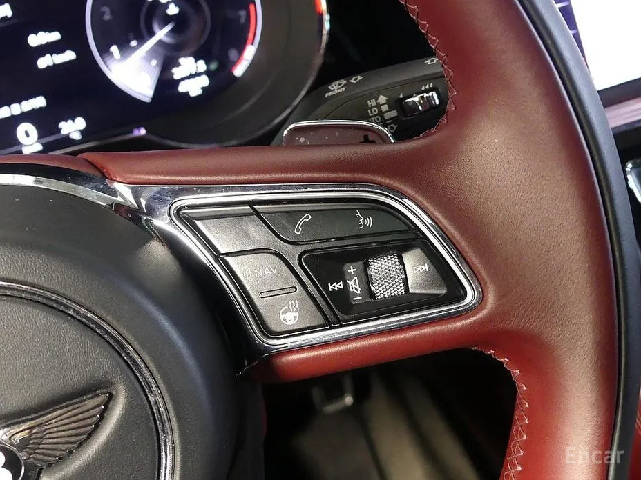 Фото 14 - Bentley Bentayga