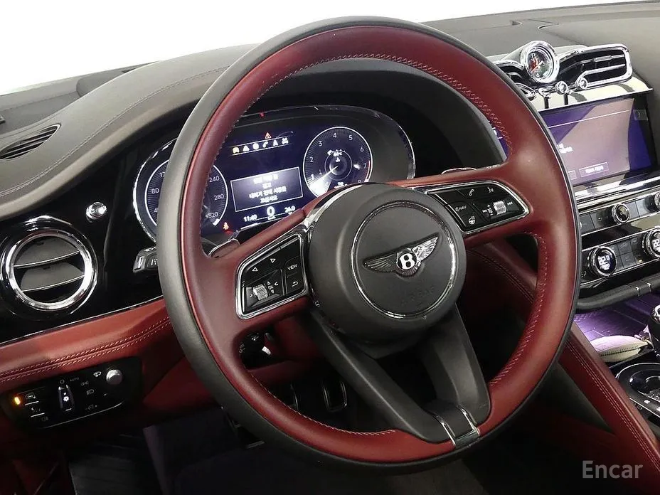 Фото 18 - Bentley Bentayga