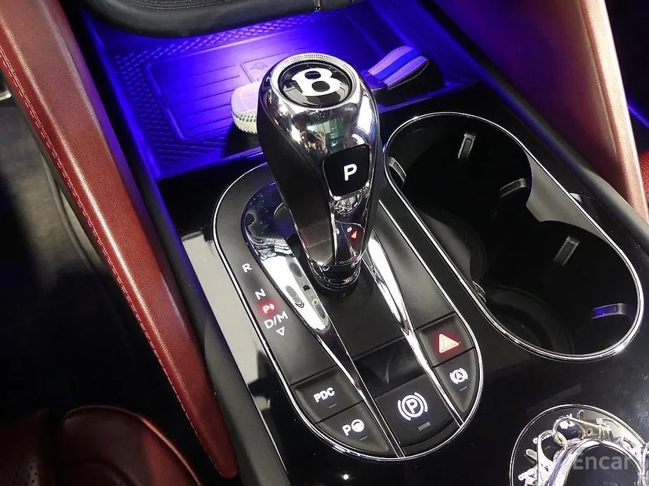 Фото 19 - Bentley Bentayga