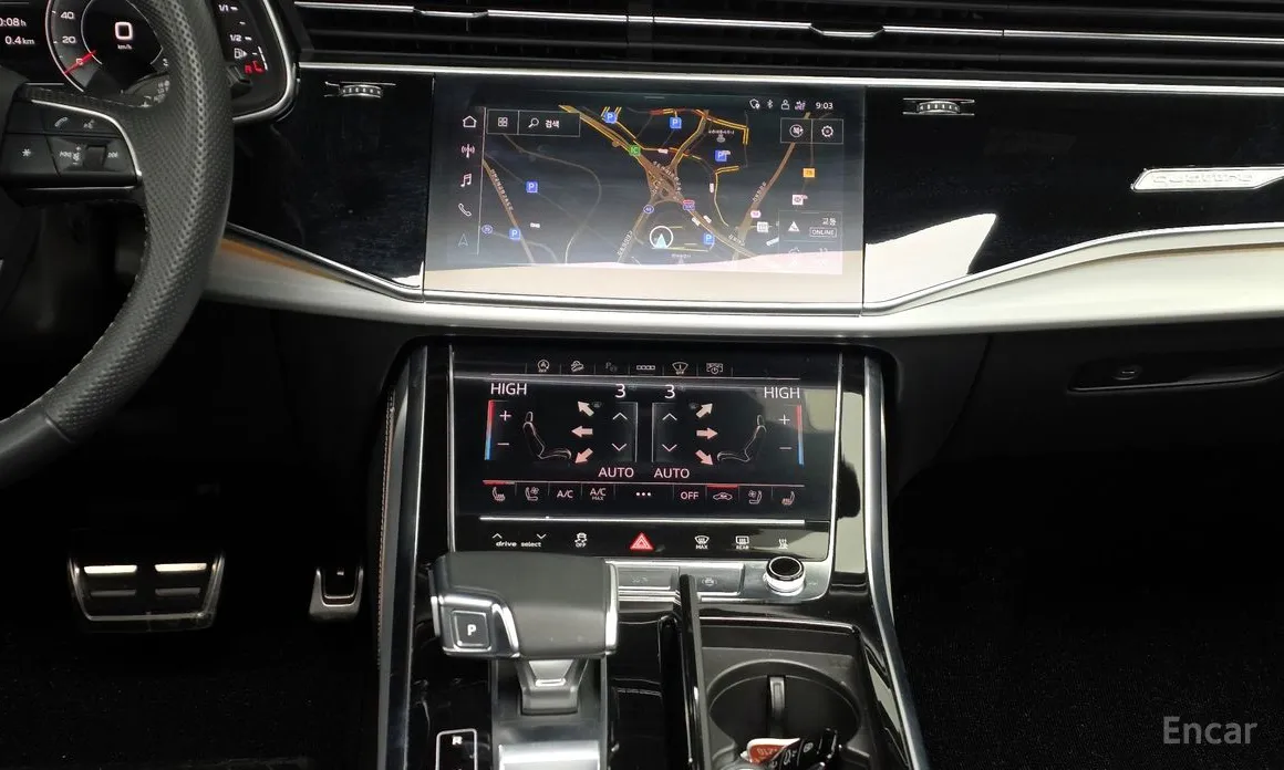 Фото 14 - Audi Q8