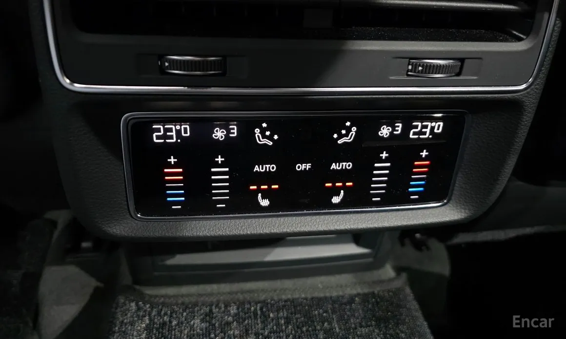 Фото 19 - Audi Q8