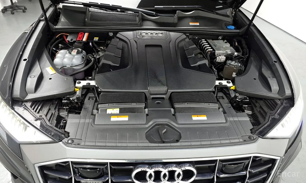 Фото 6 - Audi Q8