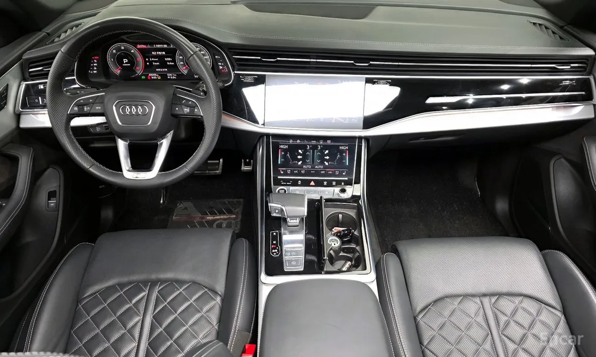 Фото 7 - Audi Q8