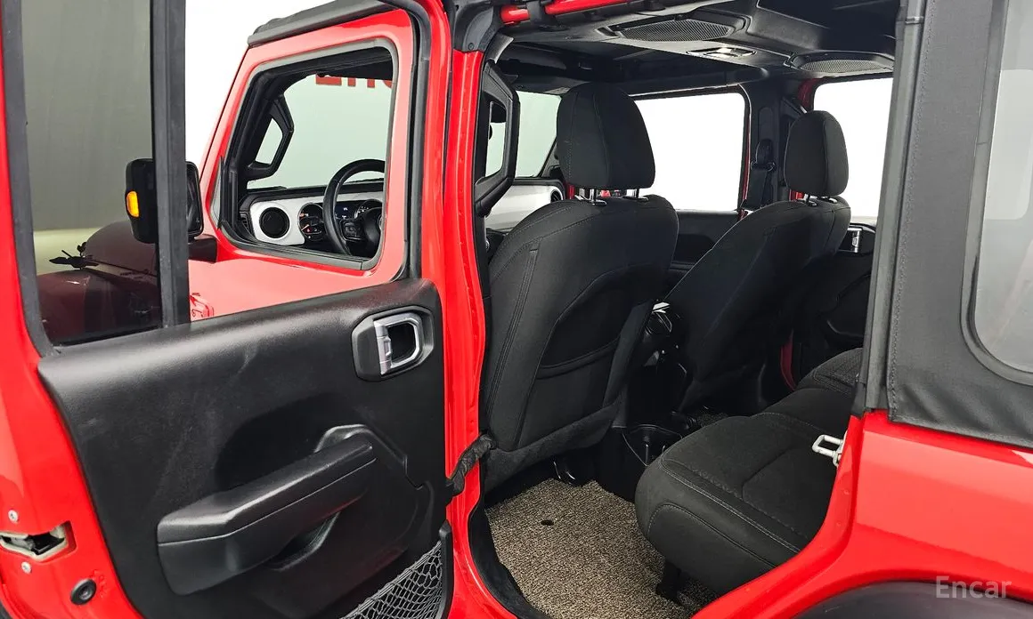 Фото 11 - Jeep Wrangler