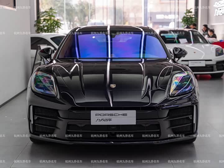 Фото 2 - Porsche Panamera