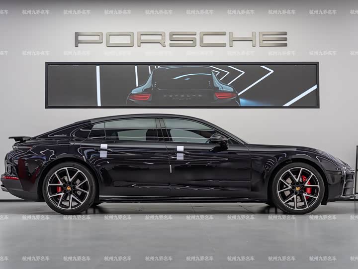 Фото 4 - Porsche Panamera