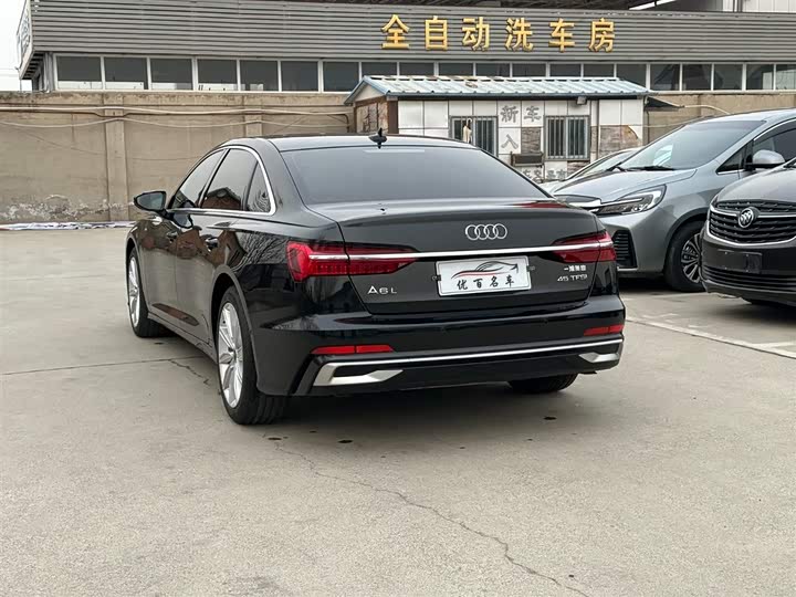 Фото 4 - Audi A6L