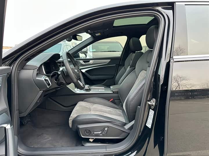 Фото 8 - Audi A6L