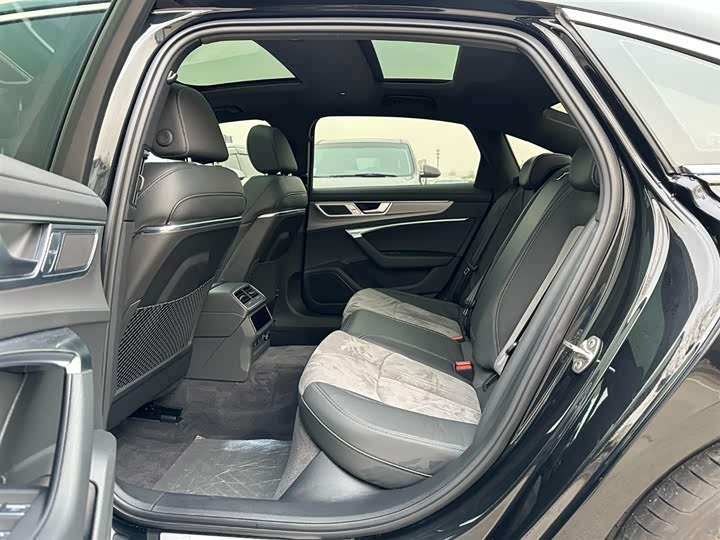 Фото 9 - Audi A6L