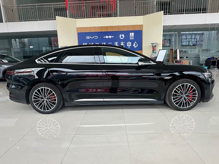 Фото 2 - BYD Han