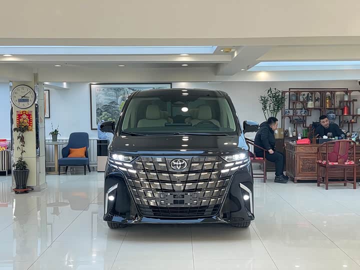Фото 2 - Toyota Alphard