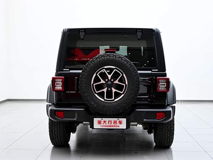 Фото 8 - Jeep Wrangler