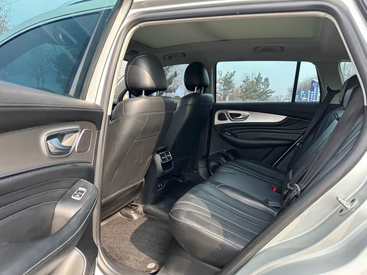 Фото 8 - Roewe RX5 Max