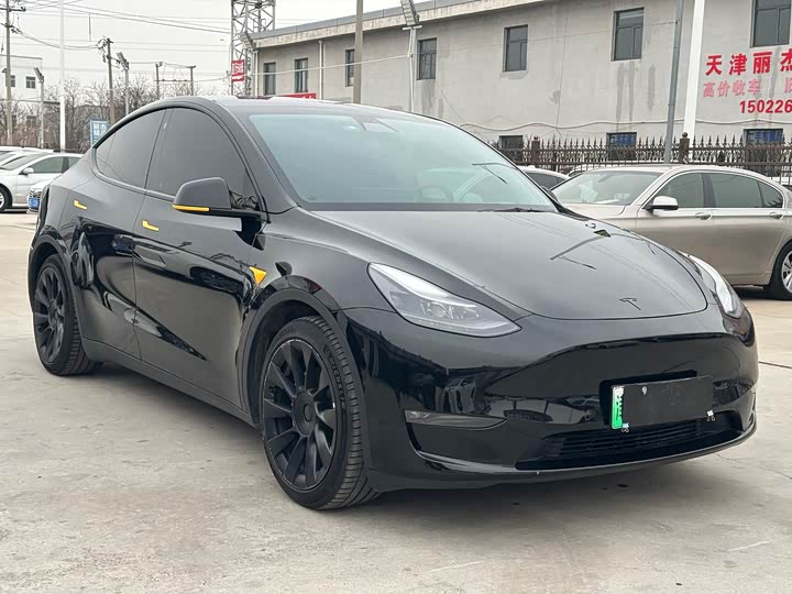 Фото 3 - Tesla Model Y